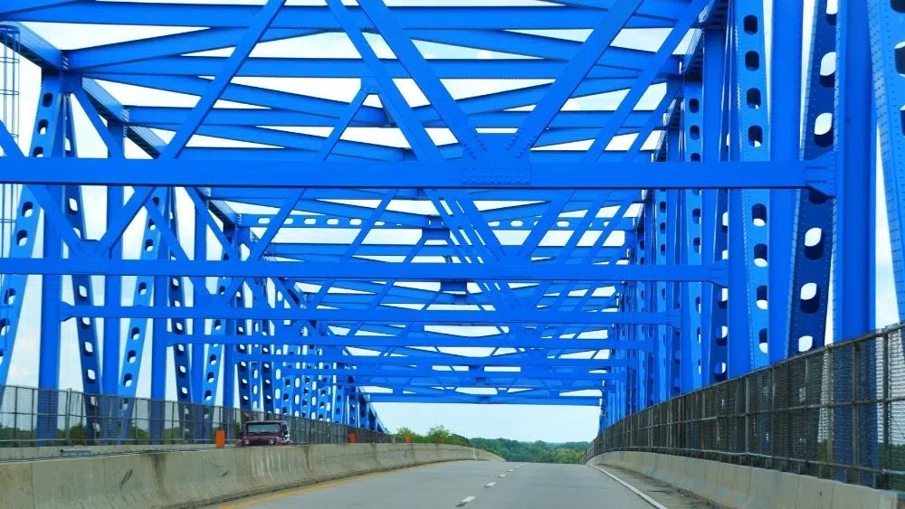 Puente alto y azul en Middletown, Delaware
