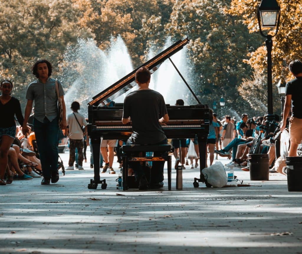 pianista en Washington Square Park